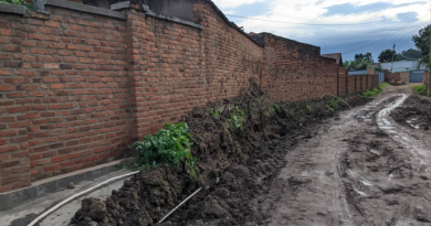 Breaking news: Musanze-Mpenge: Akarere kaburiye igisubizo ikibazo cy’umukire wazanye tingatinga, agasenya inyubako z’abaturage akanangiza bikomeye ibikorwaremezo by’amazi