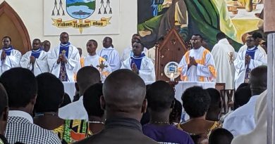 Ruhengeri: Diyakoni wanyuze benshi agashyirwa ku isonga muri bagenzi be, yoherejwe gucunga ibiryo by’abanyeshuri 300