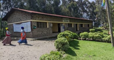 Gataraga: Yigometse ku cyemezo cy’urukiko kimusaba gusubiza ubutaka butari ubwe, yanga kwitaba RIB none arimo kuzamura inzu muri bwa butaka yabohoje Gataraga: Yigometse ku cyemezo cy’urukiko kimusaba gusubiza ubutaka butari ubwe, yanga kwitaba RIB none arimo kuzamura inzu muri bwa butaka yabohoje