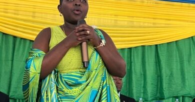 Musanze-Rwaza: Hagaragajwe akarengane kakorewe abaturage kugeza naho hari abatakaje ubuzima abandi bashyirwa mu manegeka na Rwiyemazamirimo, Visi Meya yumvikana ashimira umunyamakuru wa Isango star wamuhaye aya makuru Musanze-Rwaza: Hagaragajwe akarengane kakorewe abaturage kugeza naho hari abatakaje ubuzima abandi bashyirwa mu manegeka na Rwiyemazamirimo, Visi Meya yumvikana ashimira umunyamakuru wa Isango star wamuhaye aya makuru