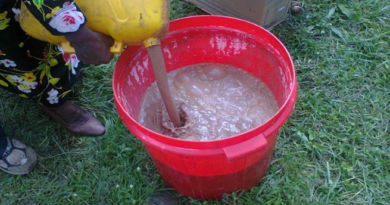 Musanze: Ubuyobozi bw’akarere bwasabye abaturage kwirinda kunywa ibinyobwa byengwa mu buryo butemewe, hatekerezwa ku icibwa burundu ry’ibinyobwa bya gakondo birimo inzagwa, ikigage n’ubushera Musanze: Ubuyobozi bw’akarere bwasabye abaturage kwirinda kunywa ibinyobwa byengwa mu buryo butemewe, hatekerezwa ku icibwa burundu ry’ibinyobwa bya gakondo birimo inzagwa, ikigage n’ubushera