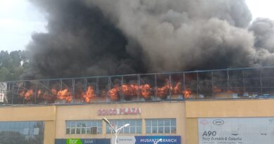 Ishya rya Goico: Umururumba wo kongera inyubako zitemewe mu bushorishori bw’imiturirwa n’ubumenyi bwa ntabwo mu mikorere n’imiikoreshereze y’amashanyarazi mu bitumye abarenga ibihumbi 2 basubira ku isuka. Ishya rya Goico: Umururumba wo kongera inyubako zitemewe mu bushorishori bw’imiturirwa n’ubumenyi bwa ntabwo mu mikorere n’imiikoreshereze y’amashanyarazi mu bitumye abarenga ibihumbi 2 basubira ku isuka.