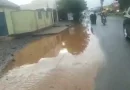 Musanze: Umunyamakuru Setora Janvier na Meya w’akarere ntibabona kimwe uburemere  bw’ikibazo  cyatewe n’amazi aturuka ahaheruka kubakwa imihanda ya Kaburimbo mu mujiyi wa Musanze