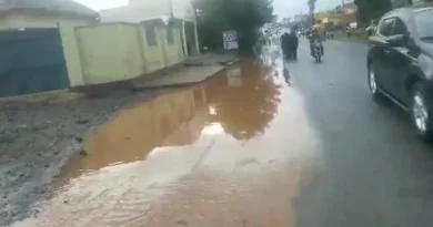 Musanze: Akarere nta muti wo mu gihe cya vuba gafite ku kibazo cy’amazi aturuka ahaheruka guhangwa imihanda ya kaburimo, agasenyera bamwe mu batuye mu bice by’umujyi wa Musanze